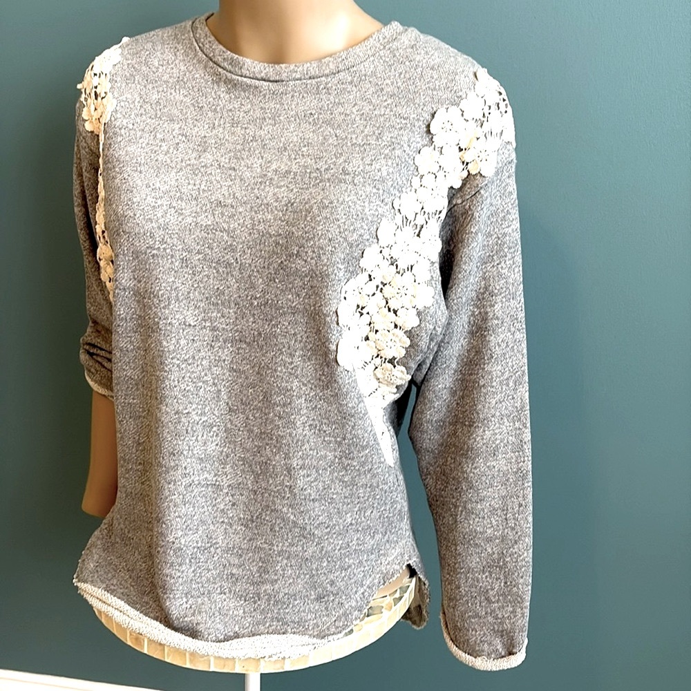CHELSEA & VIOLET BOHO SWEATSHIRT